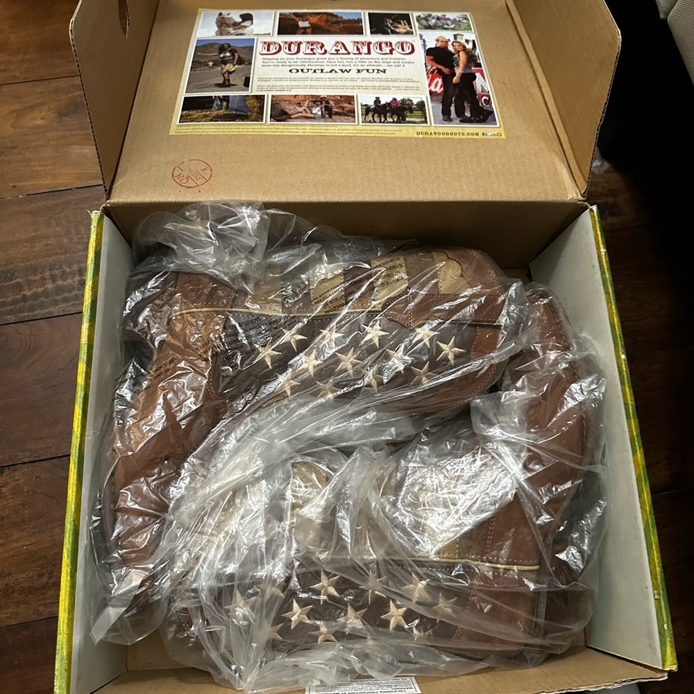 Brown women’s 9 Durango boots
